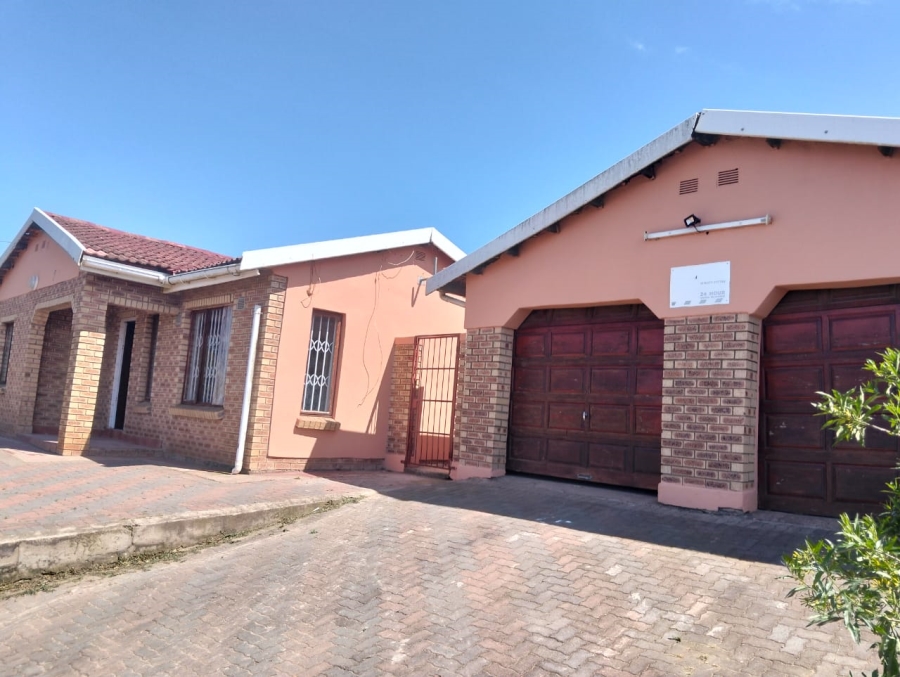 To Let 5 Bedroom Property for Rent in Mthata Eastern Cape